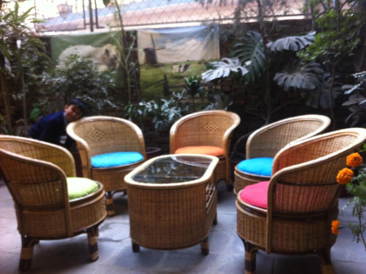 Souvenir Guest House Kathmandu Esterno foto